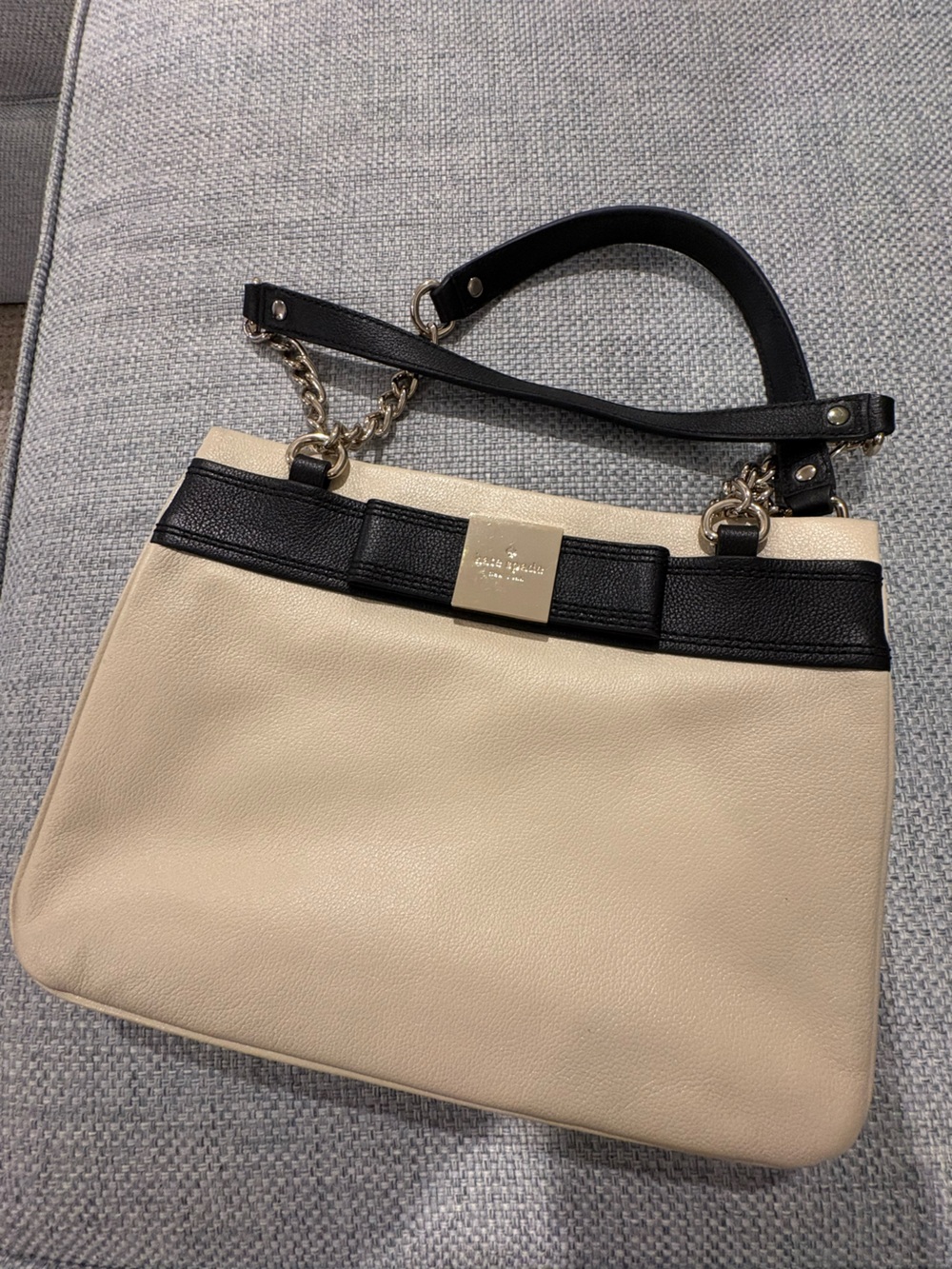kate spade cream and black bow shoulder bag with gold chain